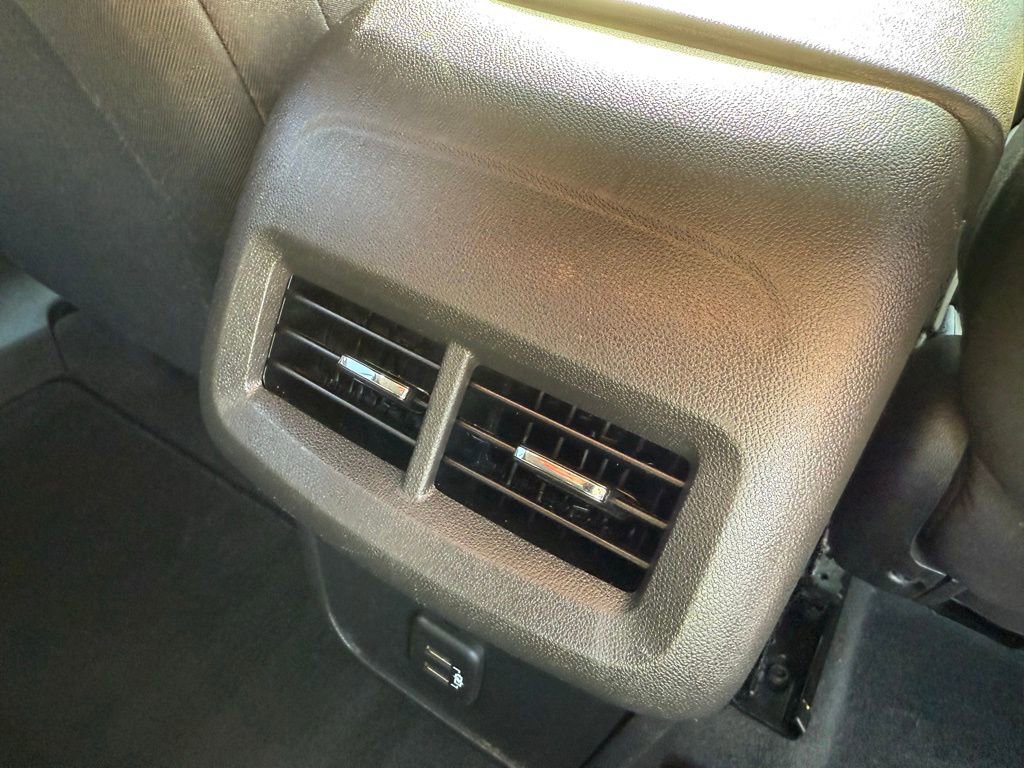 Used 2022 Chevrolet Equinox LT w/ Driver Convenience Package image 13