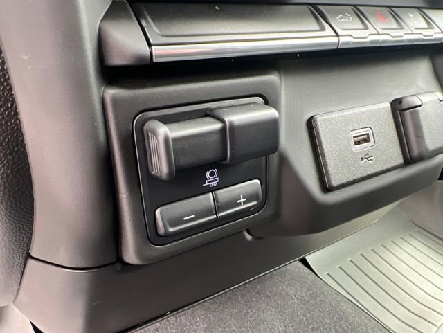 Used 2020 Chevrolet Silverado 1500 Custom w/ Custom Value Package AWD/4WD image 18