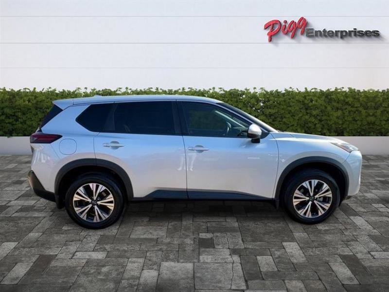Used 2022 Nissan Rogue SV FWD image 7