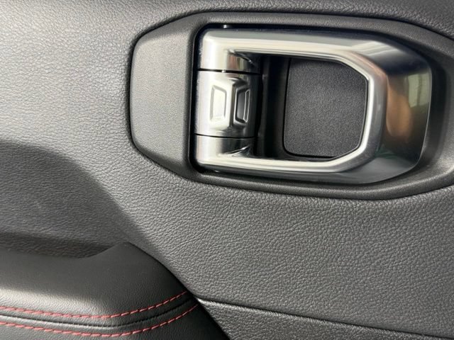 Used 2025 Jeep Gladiator Rubicon AWD/4WD image 24