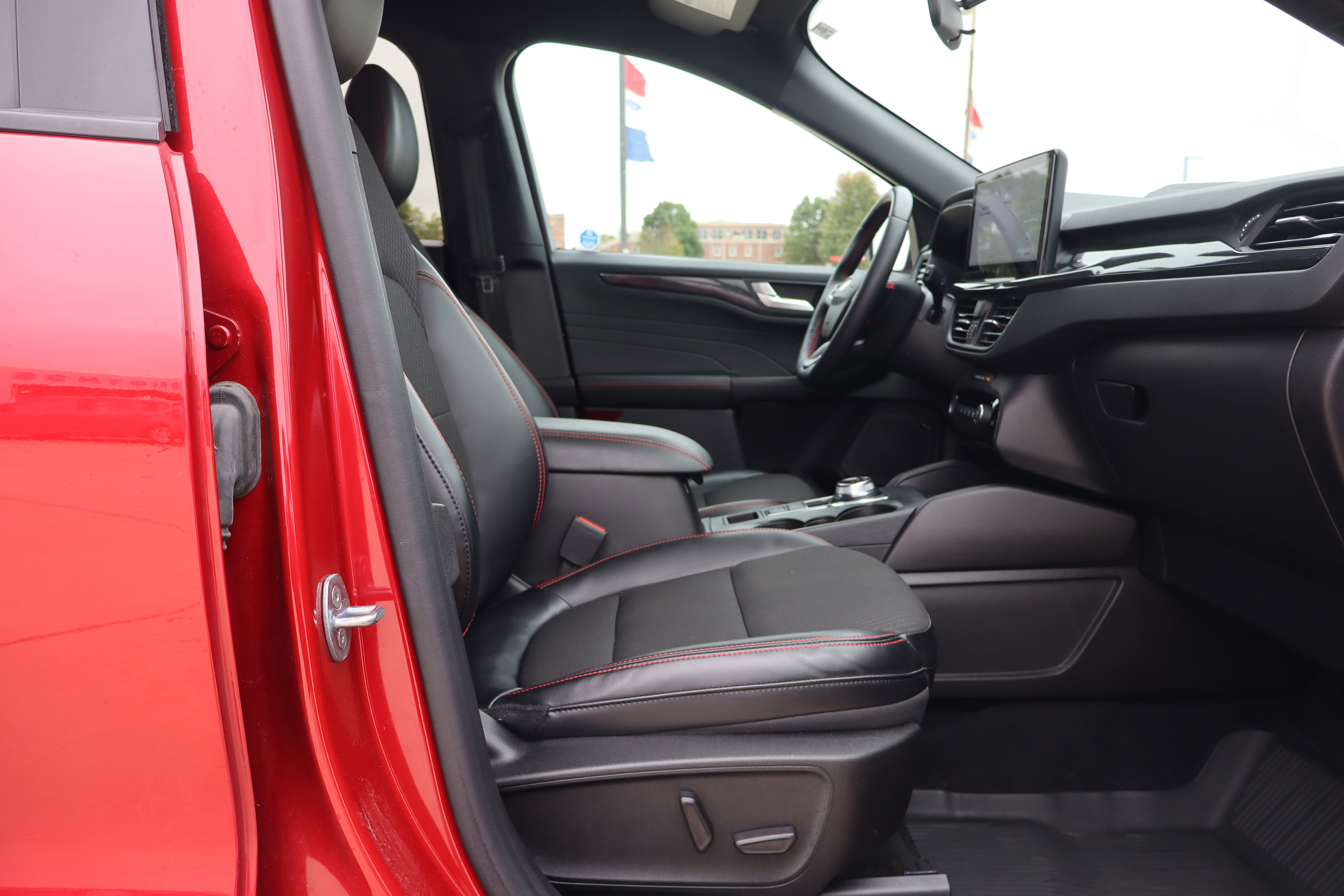 Used 2023 Ford Escape ST-Line Select w/ Tech Pack #2 image 13