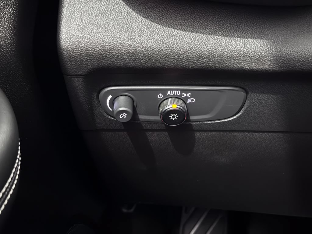 Certified 2023 Buick Envision Essence AWD/4WD image 21
