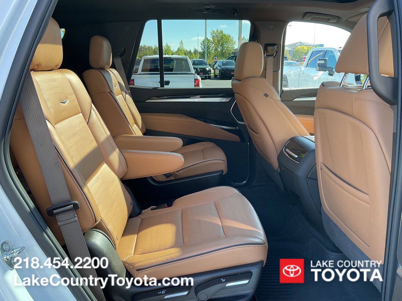 Used 2026 Cadillac Escalade Luxury w/ LPO, Floor Liner Package AWD/4WD image 14