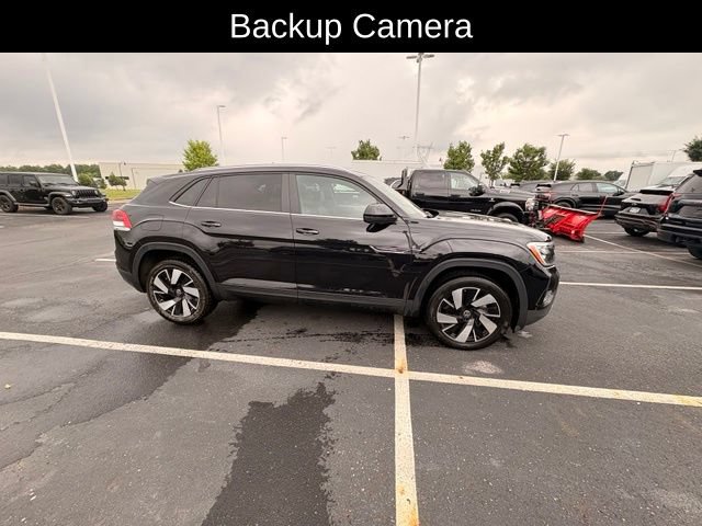 Used 2024 Volkswagen Atlas Cross Sport SE FWD image 2