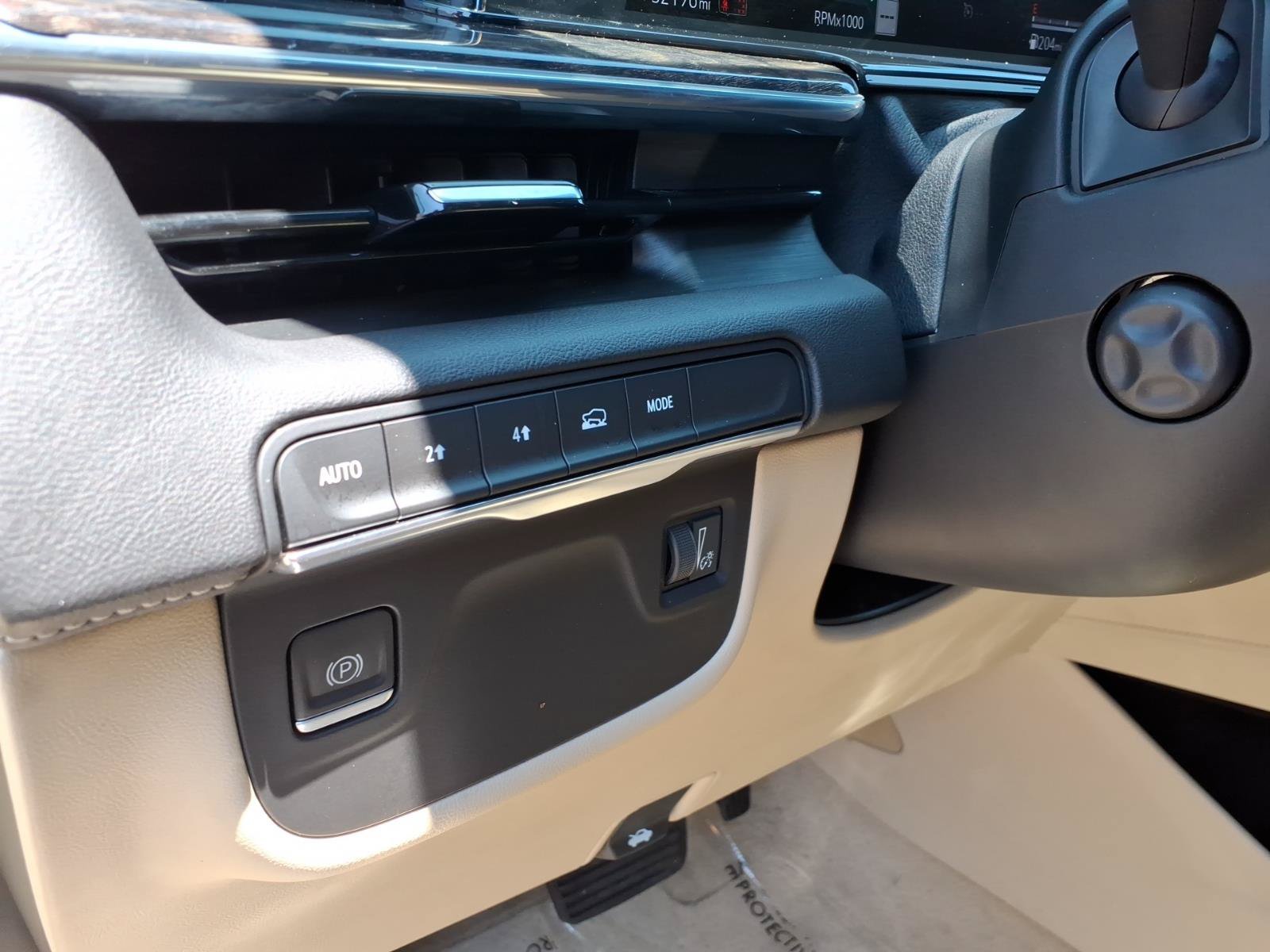 Used 2021 Cadillac Escalade Premium Luxury AWD/4WD image 25