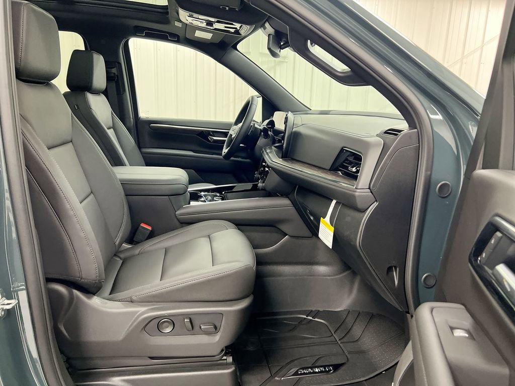 New 2026 Chevrolet Suburban Z71 w/ Comfort Package AWD/4WD image 23