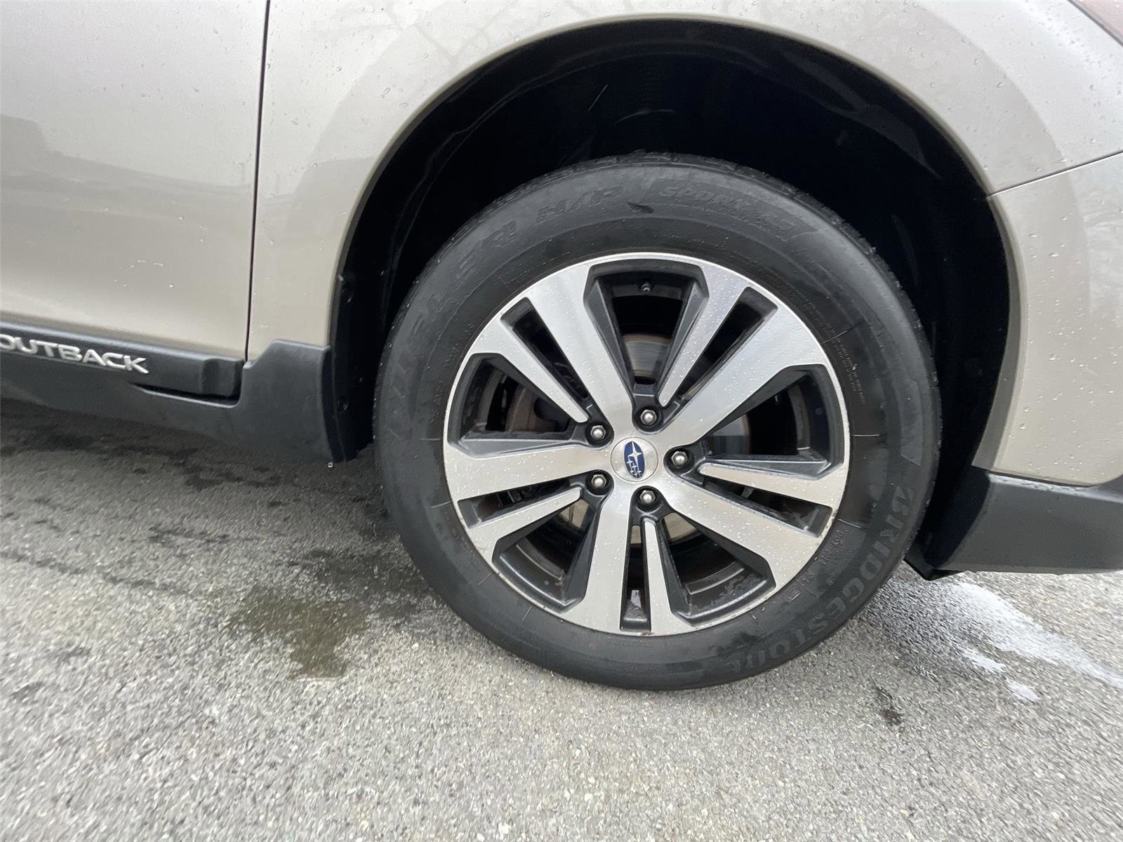 Used 2019 Subaru Outback 2.5i Limited image 10