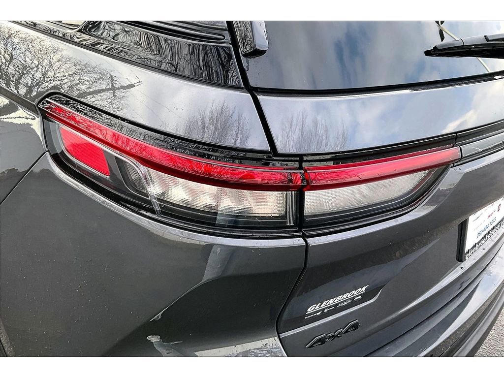 Certified 2025 Jeep Grand Cherokee Altitude image 34