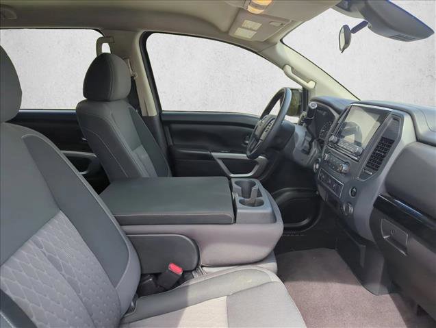 Used 2024 Nissan Titan SV image 21