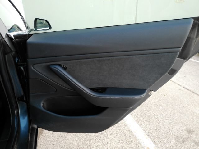Used 2018 Tesla Model 3 Long Range RWD image 22