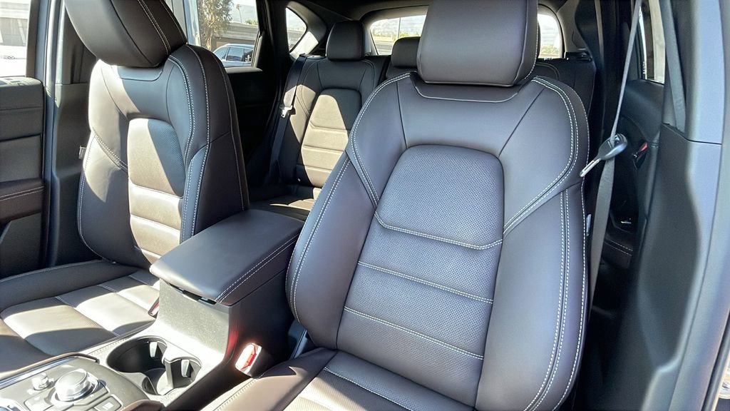 New 2025 MAZDA CX-5 Signature image 15