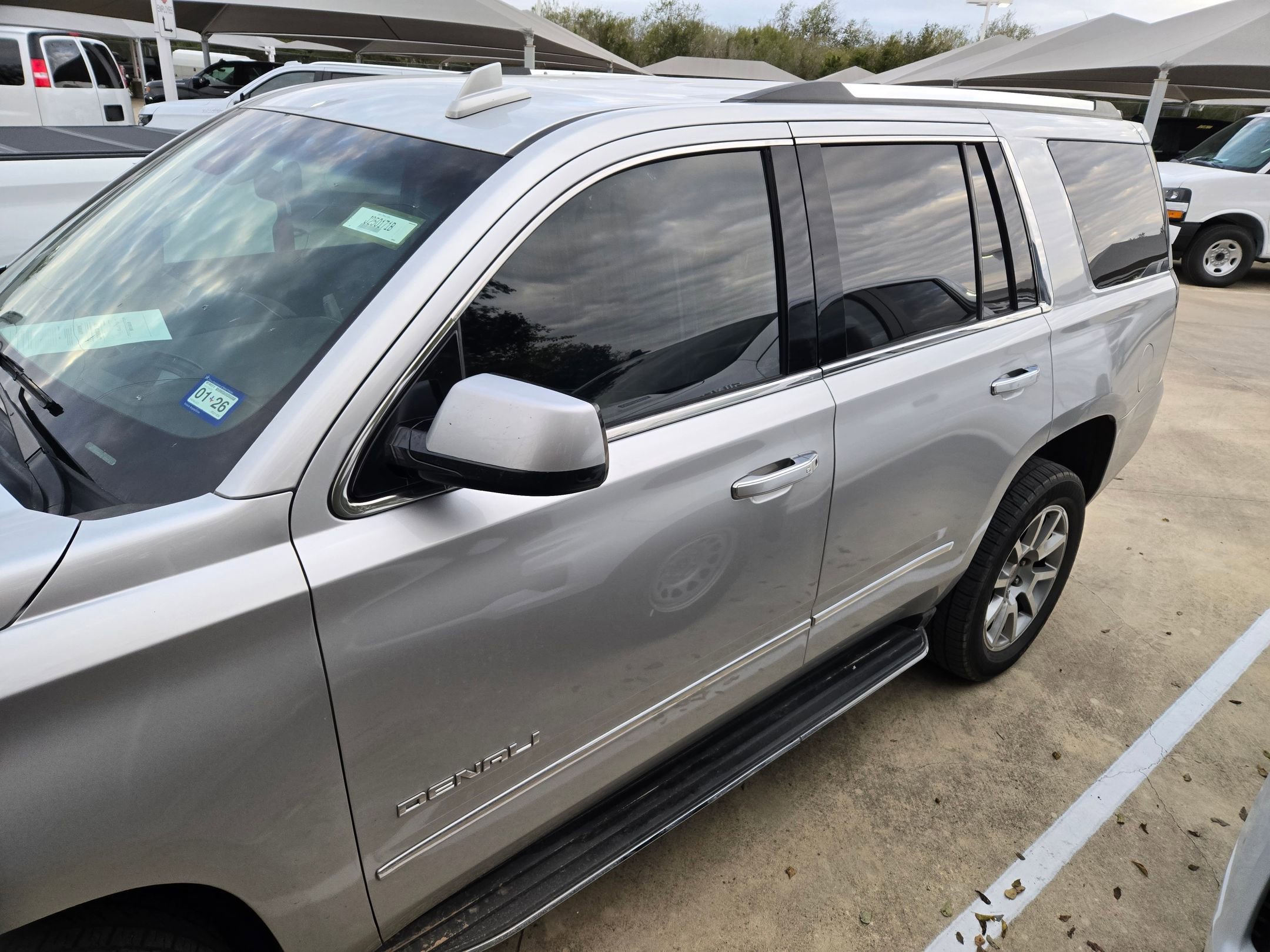 Used 2018 GMC Yukon Denali image 5