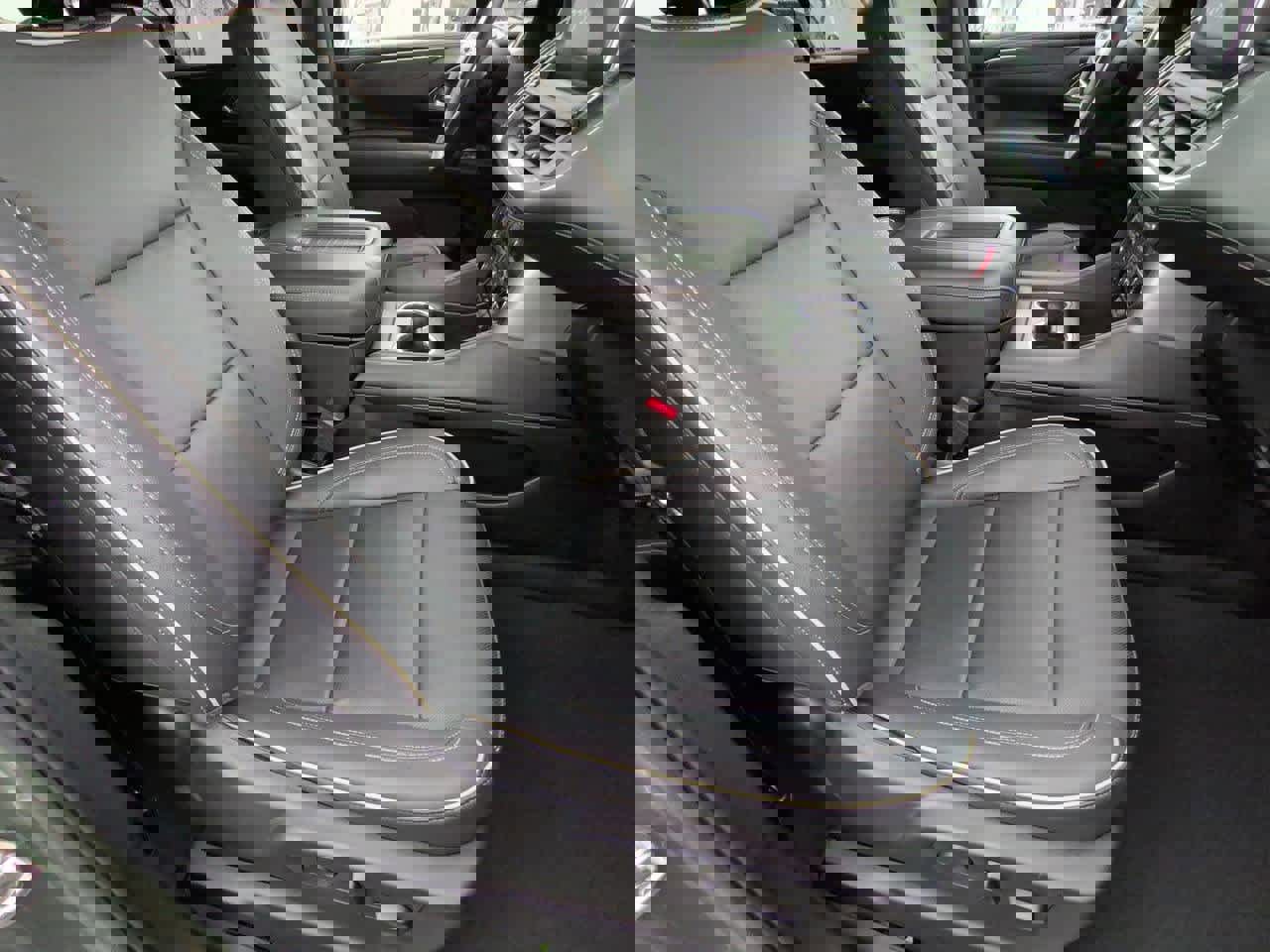 Used 2023 Chevrolet Suburban Premier image 22