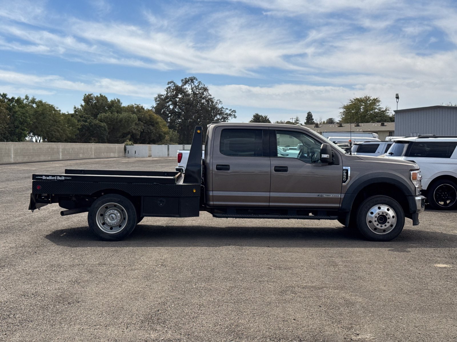 Used 2022 Ford F550 4x4 Crew Cab Super Duty w/ XLT Value Package image 2