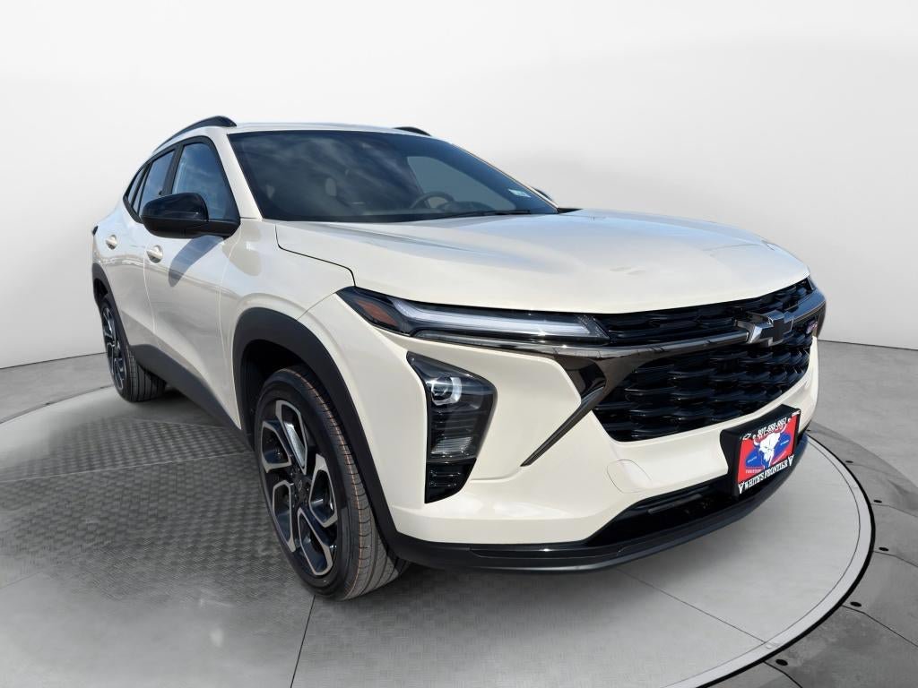 New 2026 Chevrolet Trax RS w/ Driver Confidence Package FWD image 3