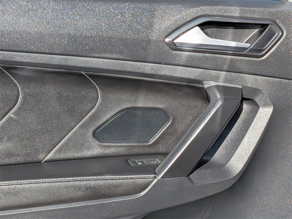 Used 2024 Volkswagen Tiguan SE image 26