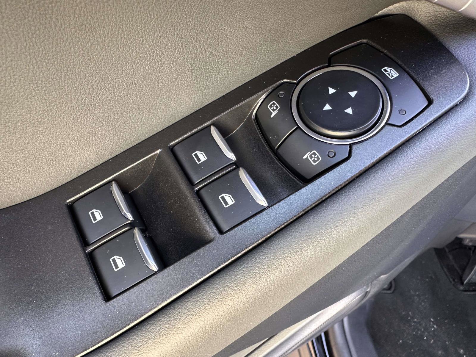 Used 2025 Ford Explorer Active image 10