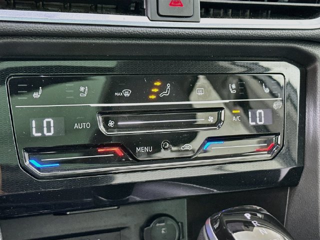 Certified 2025 Volkswagen Taos SEL AWD/4WD image 16