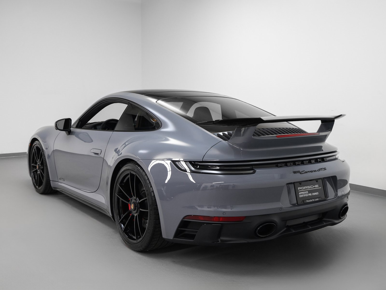 Used 2024 Porsche 911 Carrera GTS image 3