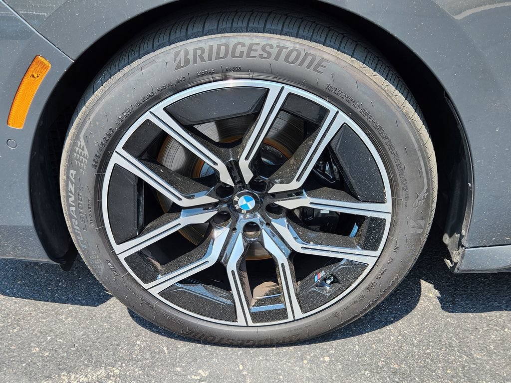 Used 2025 BMW 760i xDrive w/ Executive Package AWD/4WD image 19