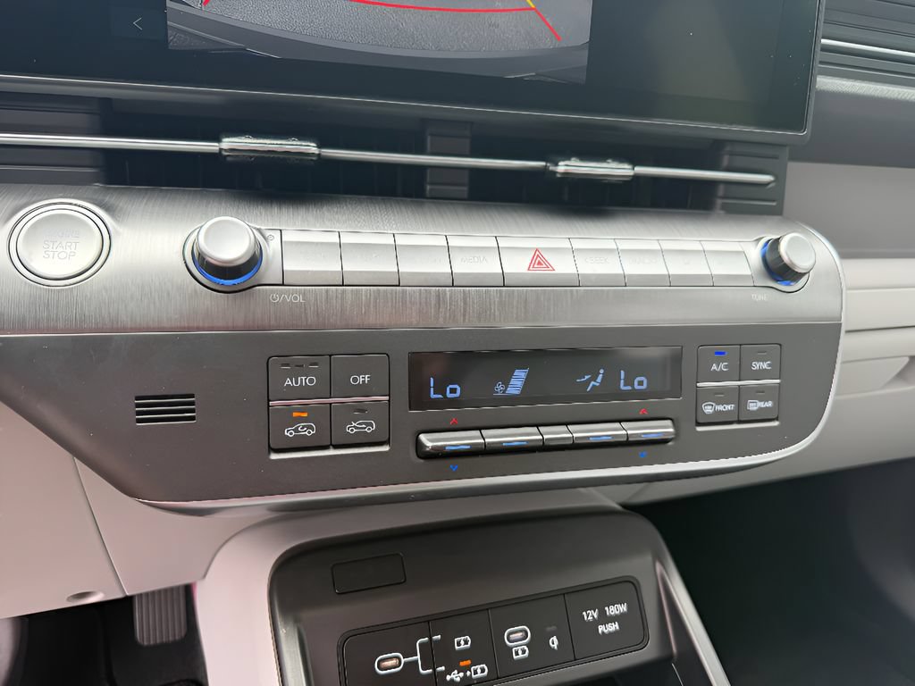 Used 2025 Hyundai Kona SEL FWD image 27