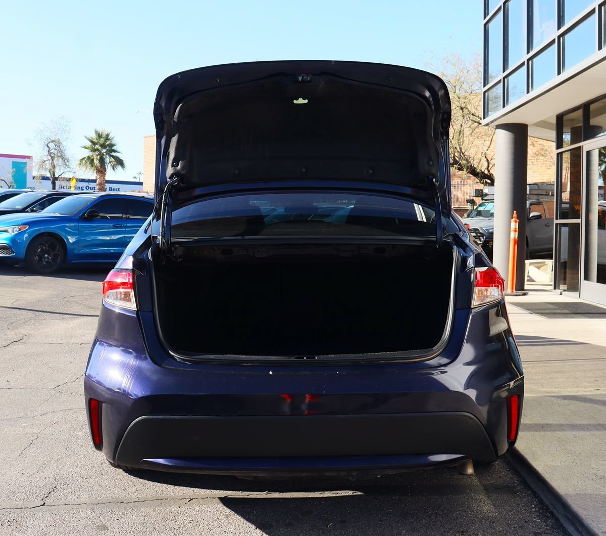 Used 2022 Toyota Corolla LE FWD image 22