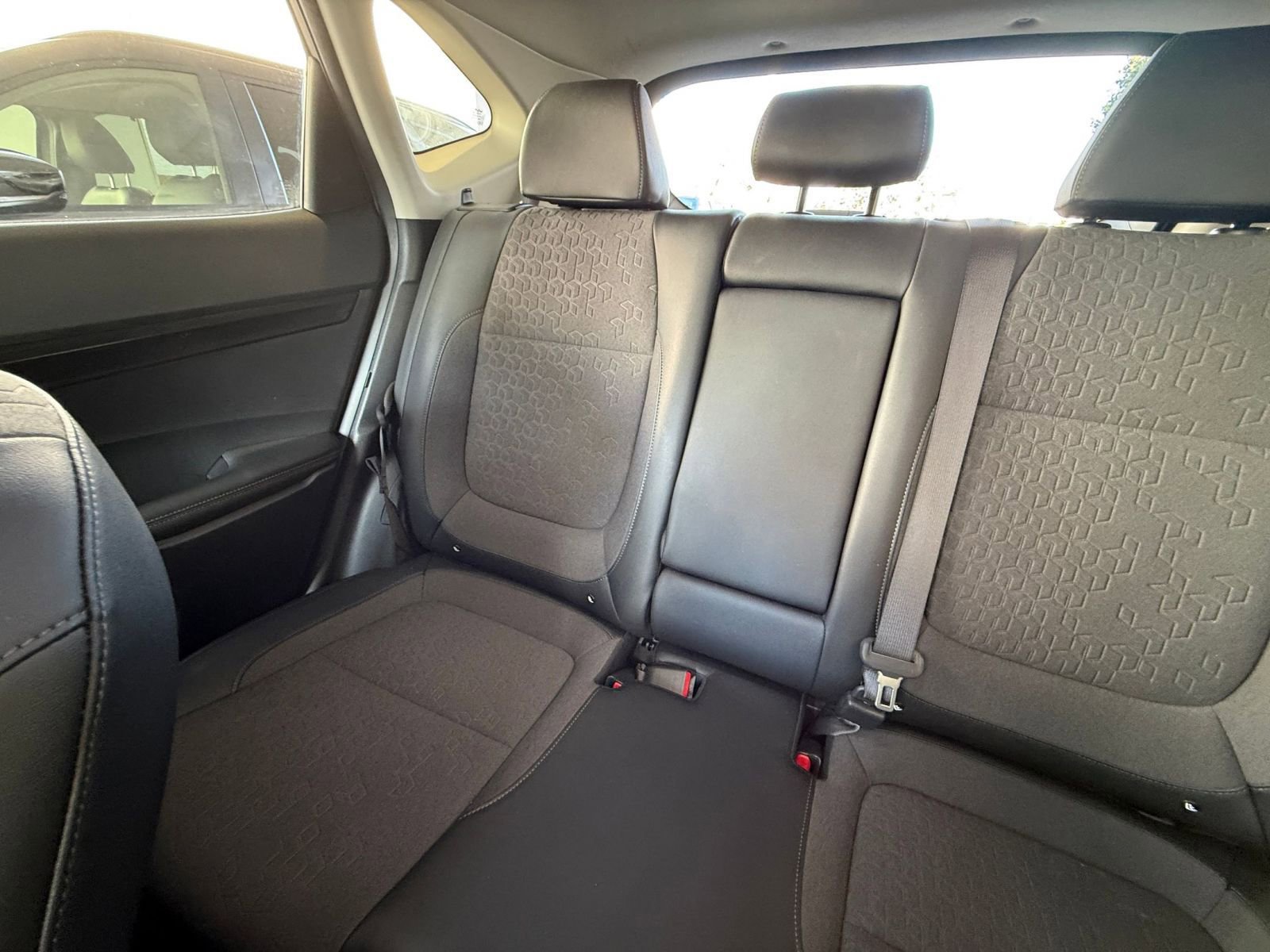 Used 2025 Kia Seltos S image 40