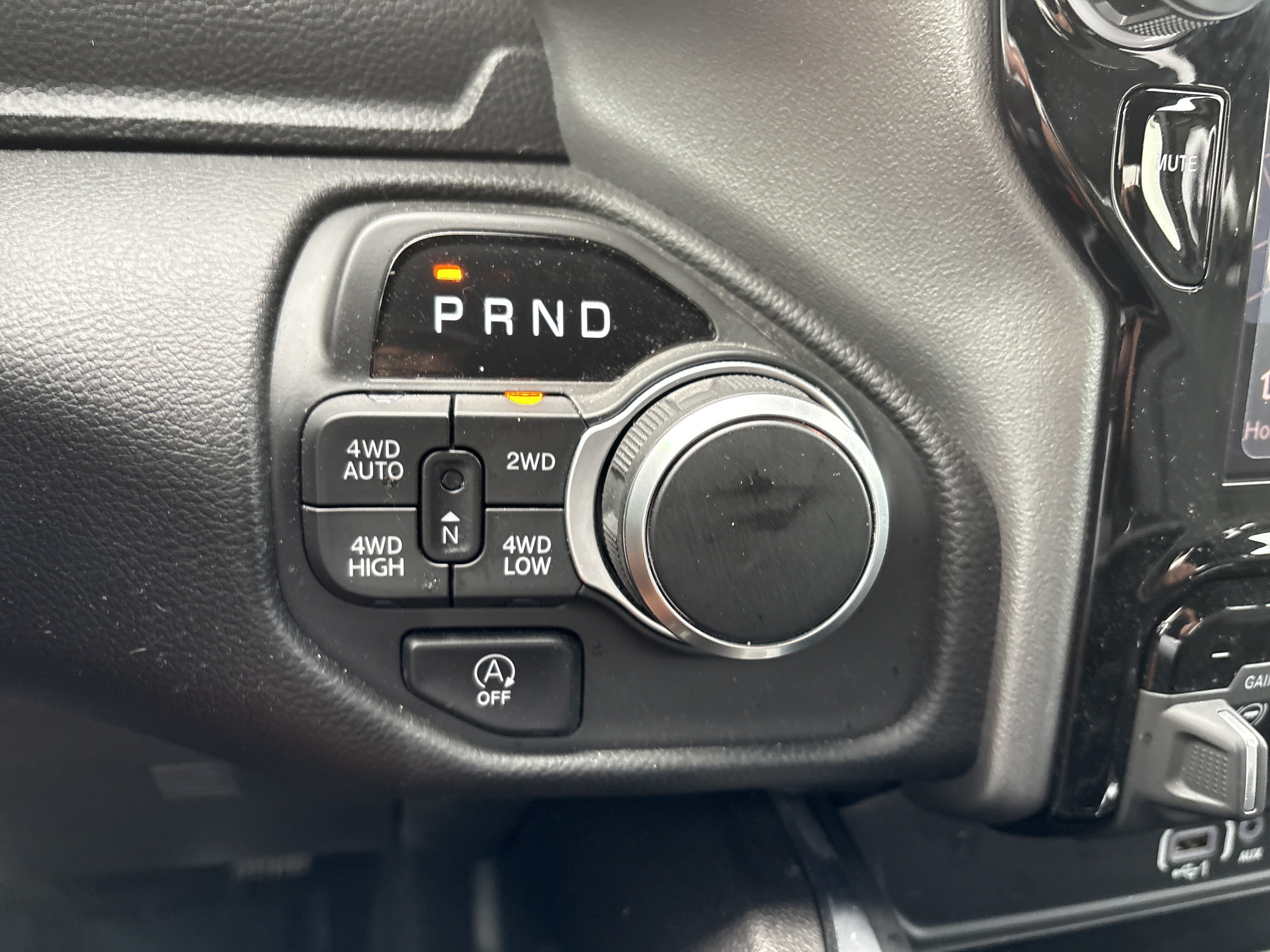 Used 2025 RAM 1500 Big Horn AWD/4WD image 31
