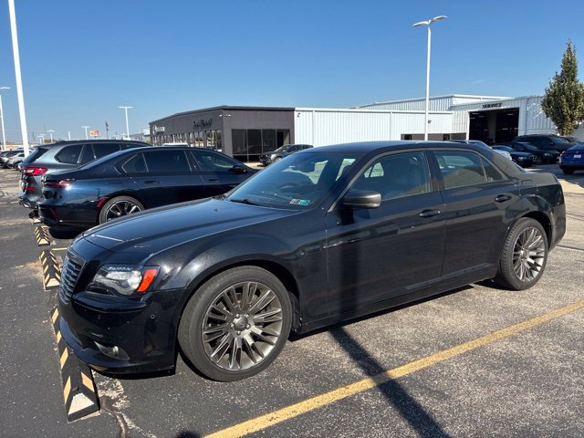Used 2013 Chrysler 300 C RWD image 2