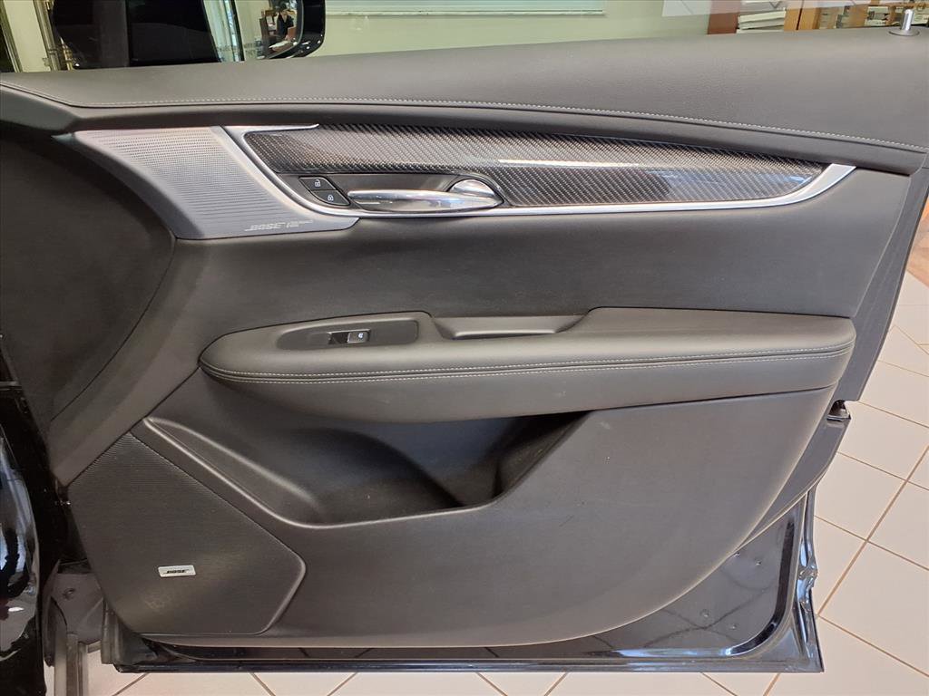 Certified 2024 Cadillac XT6 Sport w/ Technology Package image 12