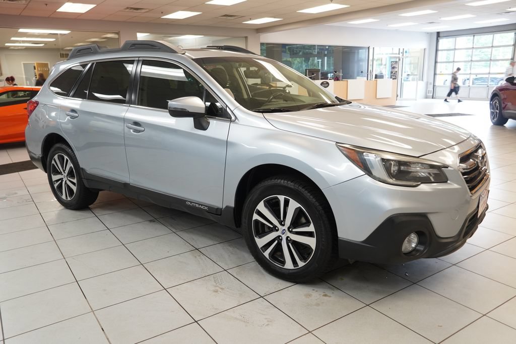 Used 2018 Subaru Outback 3.6R Limited AWD/4WD image 16