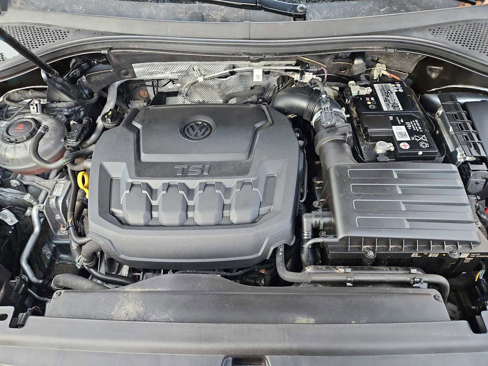 Used 2022 Volkswagen Tiguan SE w/ Panoramic Sunroof Package image 34