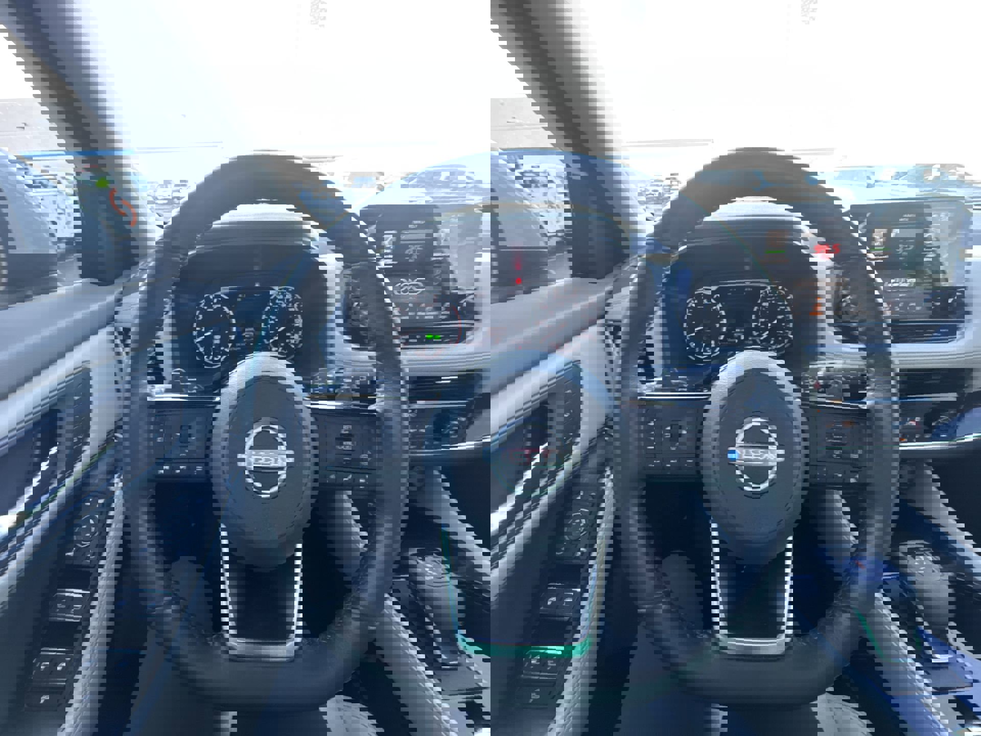 Used 2023 Nissan Rogue SL w/ SL Premium Package image 14