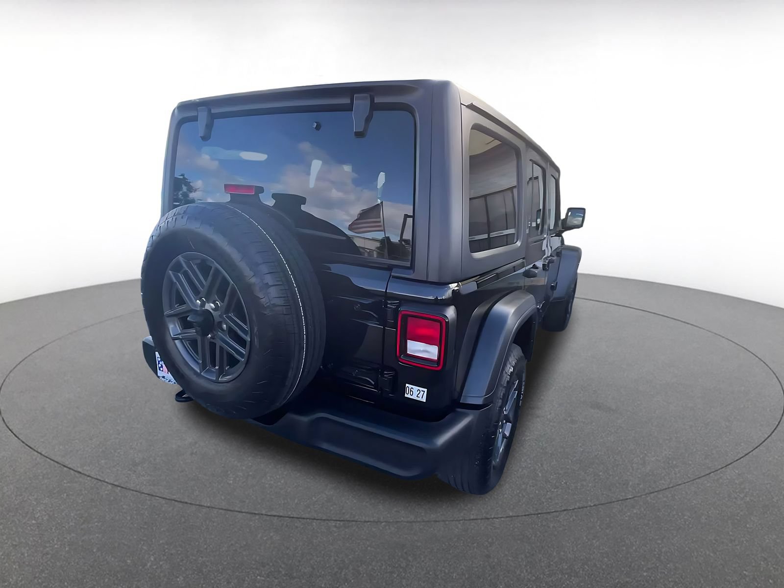 Used 2025 Jeep Wrangler Unlimited Sport AWD/4WD image 13