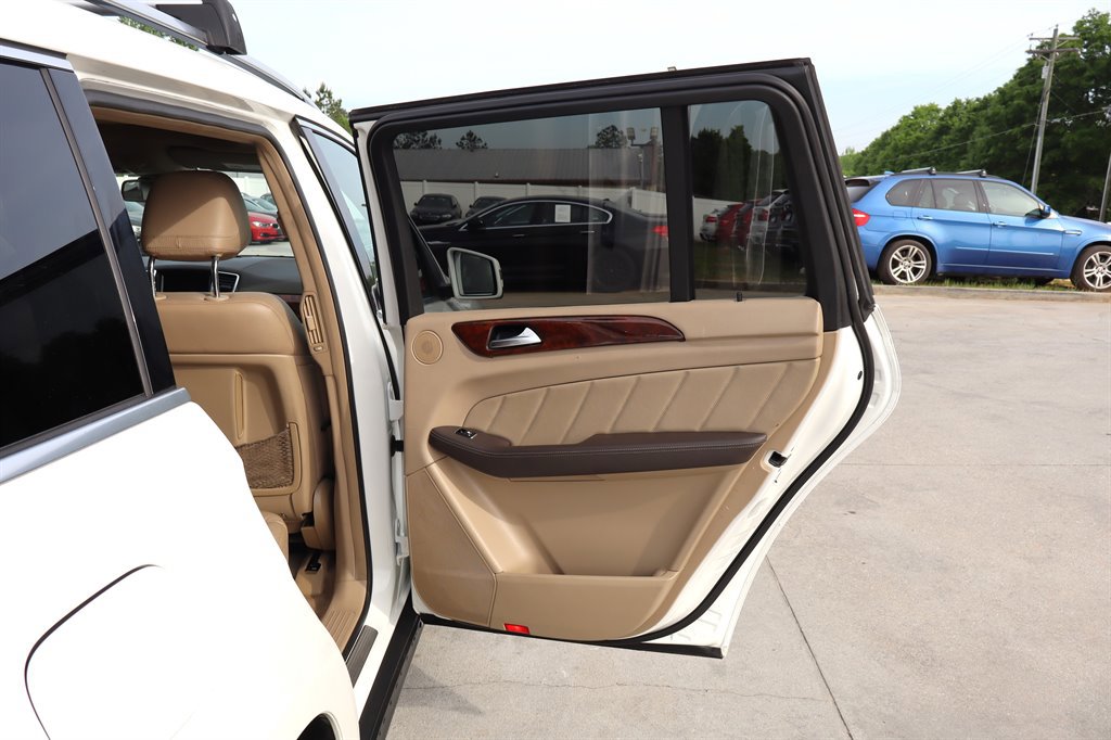 Used 2015 Mercedes-Benz GL 320 BlueTEC 4MATIC image 35