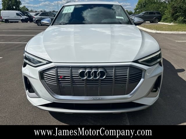 Used 2022 Audi e-tron S Premium Plus AWD/4WD image 2