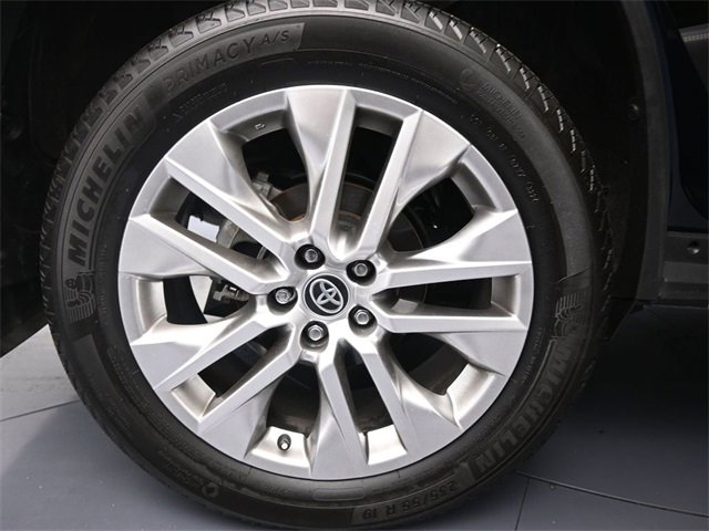 Used 2024 Toyota RAV4 XLE Premium image 9