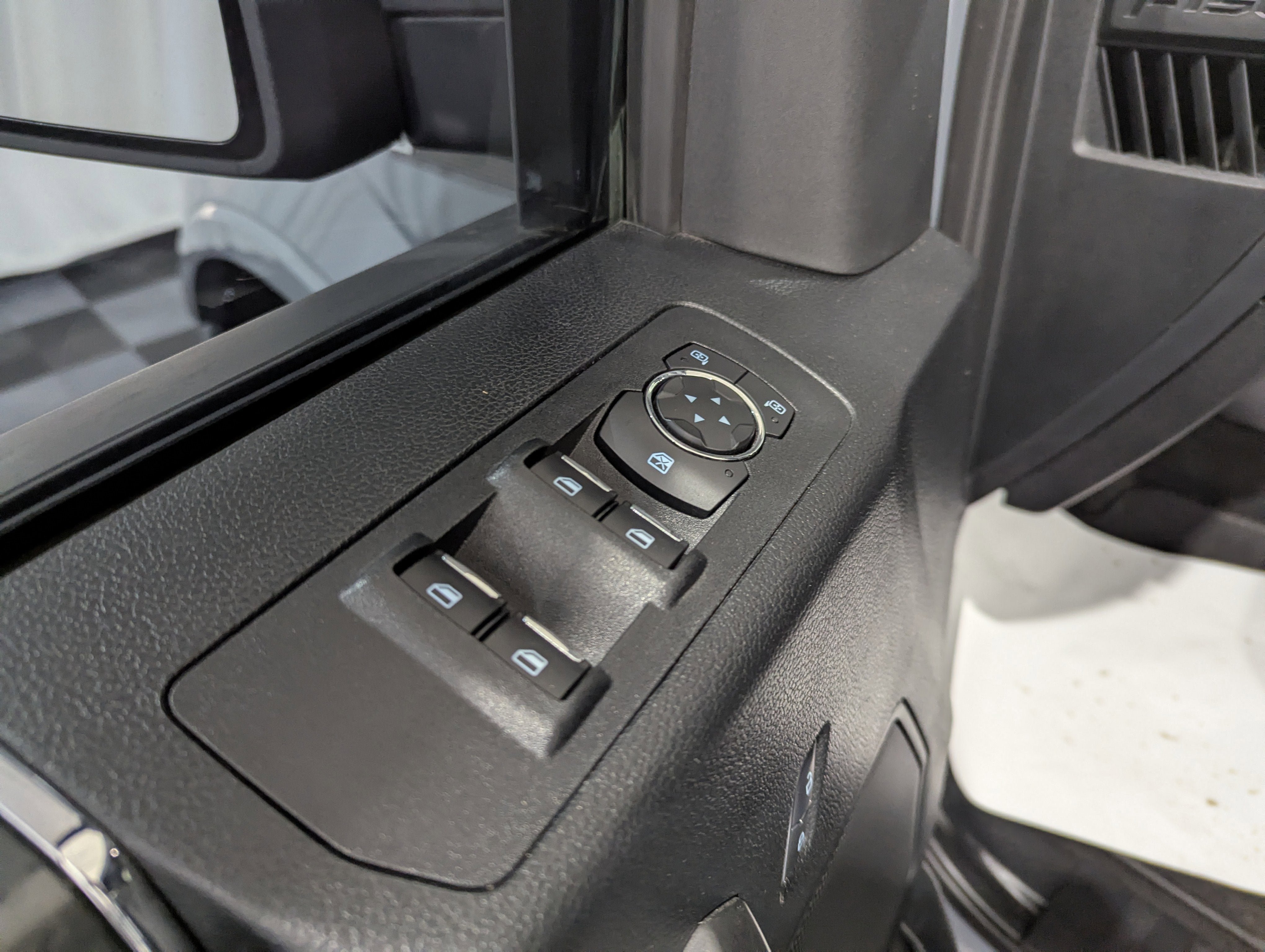 Used 2019 Ford F150 XLT w/ Equipment Group 302A Luxury AWD/4WD image 21