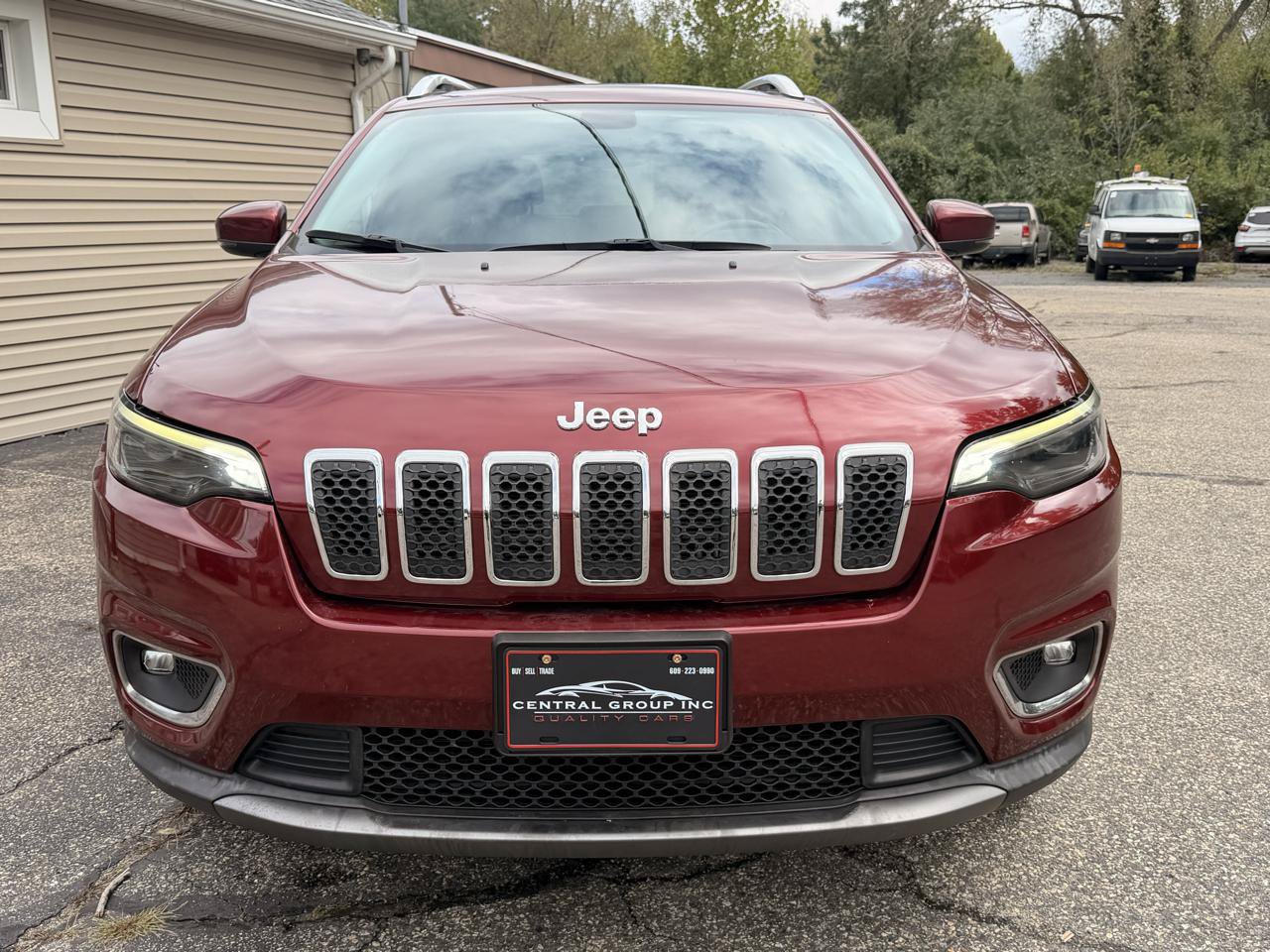Used 2019 Jeep Cherokee Limited AWD/4WD image 9