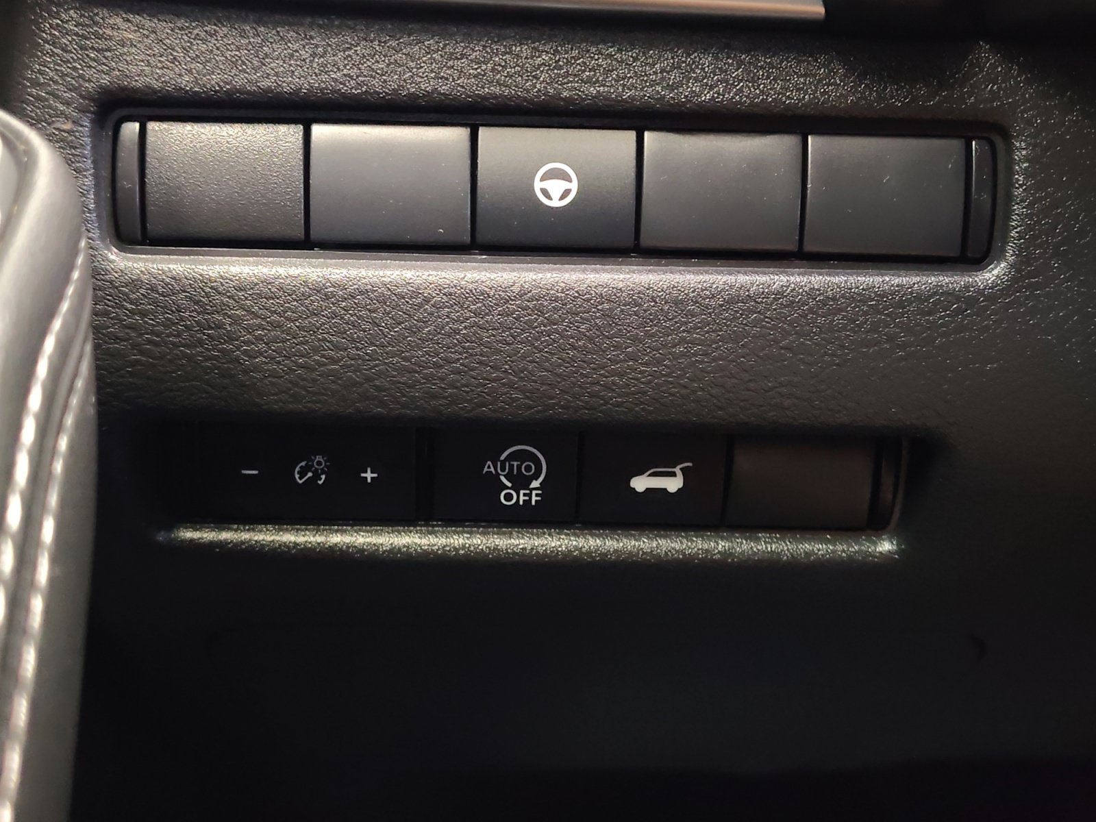 Certified 2024 Nissan Rogue SV FWD image 25