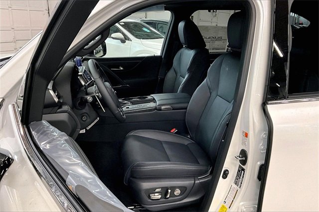 New 2026 Lexus LX 600 4WD w/ Luxury Package image 9