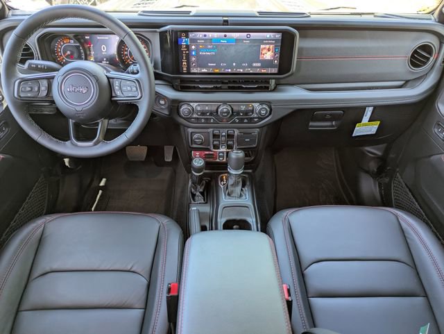 Used 2025 Jeep Wrangler Unlimited Rubicon AWD/4WD image 15