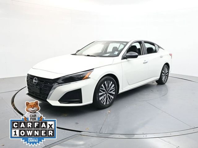 Used 2025 Nissan Altima 2.5 SV image 3