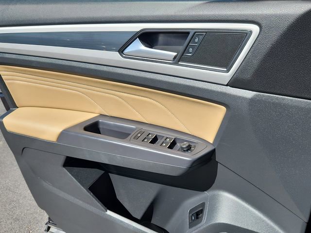 Used 2021 Volkswagen Atlas Cross Sport SEL image 6