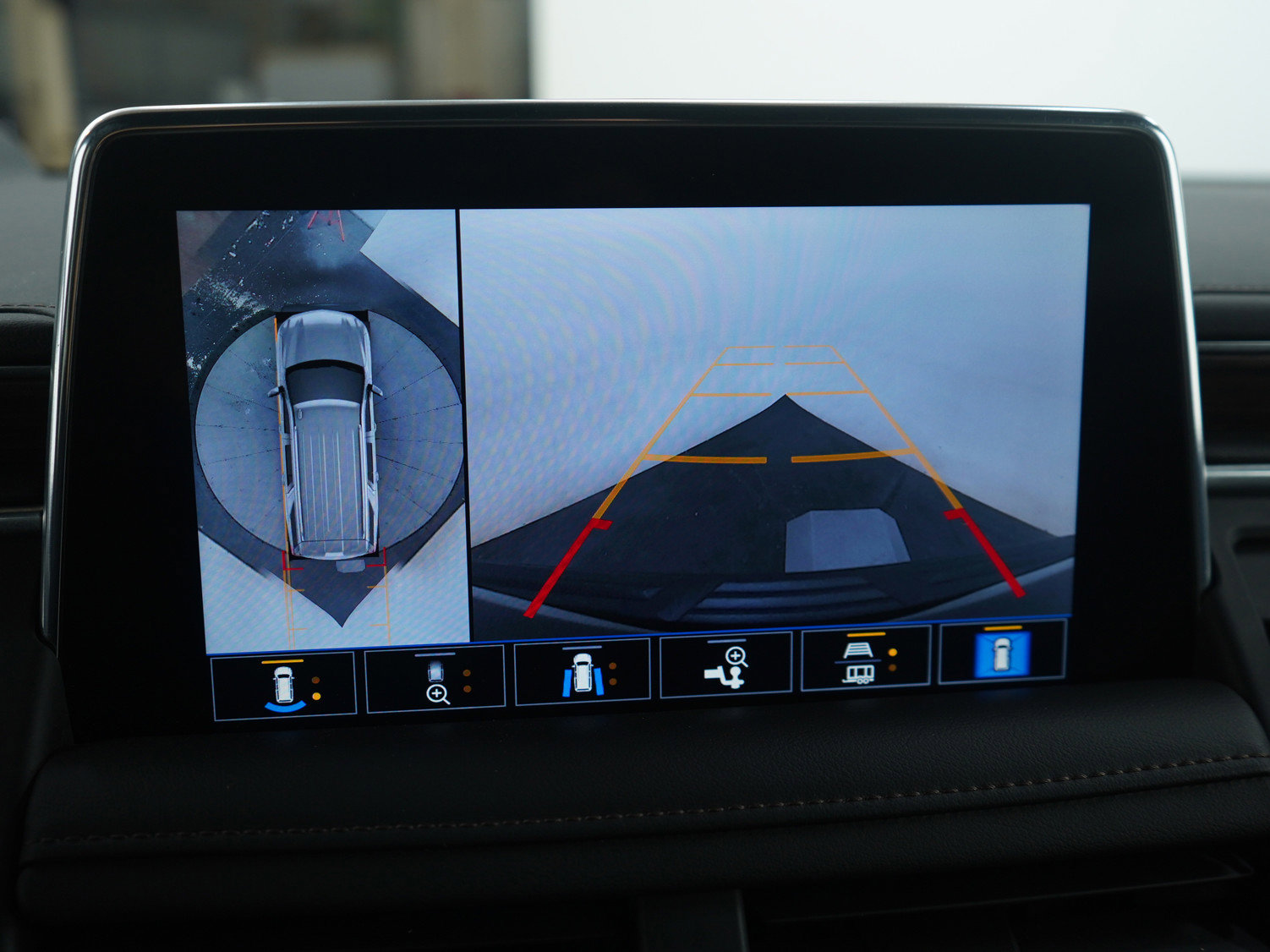 Used 2021 Chevrolet Suburban High Country image 30