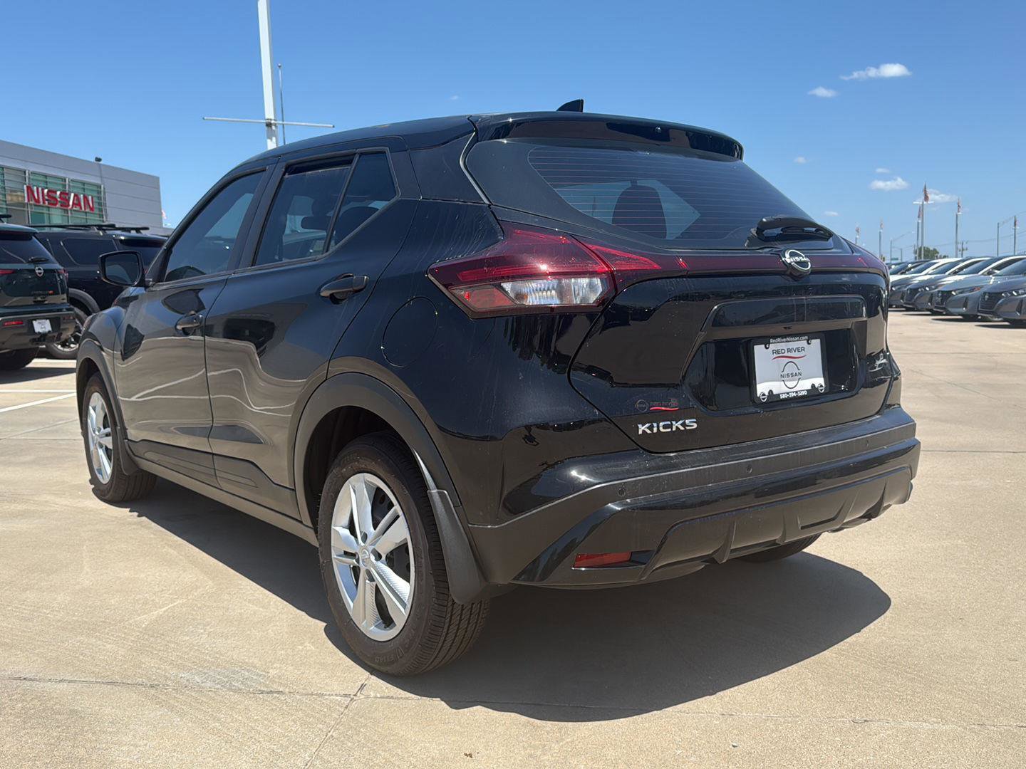 New 2025 Nissan Kicks Play S image 9