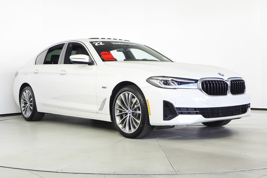 Certified 2022 BMW 530e w/ Convenience Package image 4