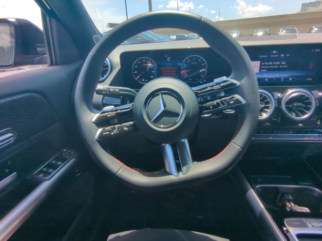 Certified 2025 Mercedes-Benz GLA 250 image 3