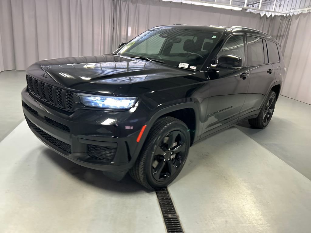 Used 2022 Jeep Grand Cherokee L Laredo image 3