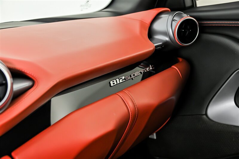 Used 2019 Ferrari 812 Superfast RWD image 33